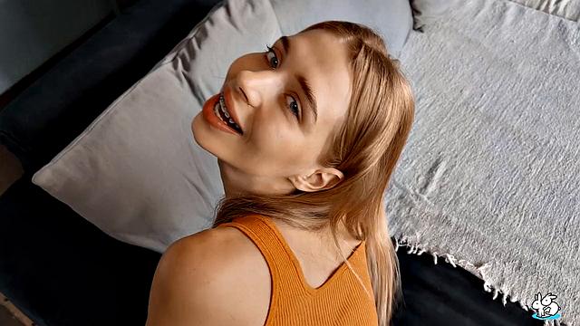 Honey Ken жарко трахает Californiababe во всех позах, кончает жестко в конце.