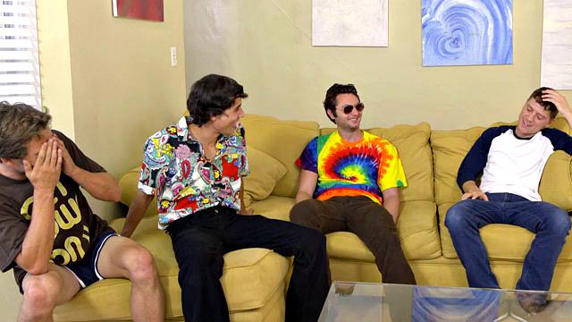 келсо трахает, эрик страдает, а донна присоединяется к тройничку