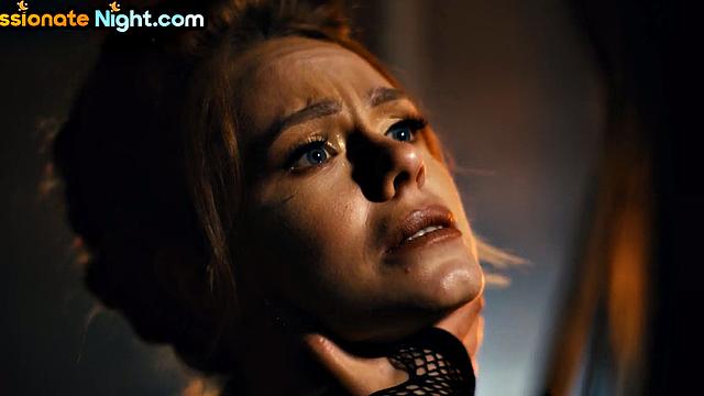 Bigbooty MILF gets her pierced pussy nailed in 3some.