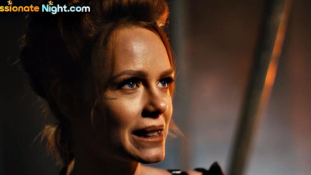 Bigbooty MILF gets her pierced pussy nailed in 3some.