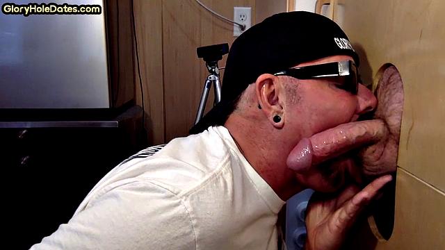 Gloryhole amateur DILF opens mouth for BJ session