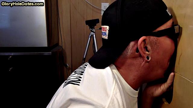 Gloryhole amateur DILF opens mouth for BJ session