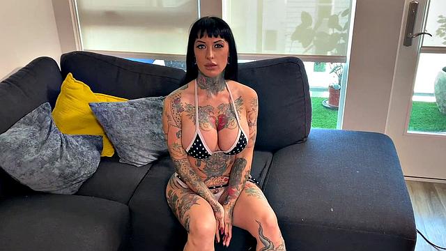 Jessie Is the Giving Neighbor