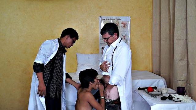 Asian twink patient sucking in threesome