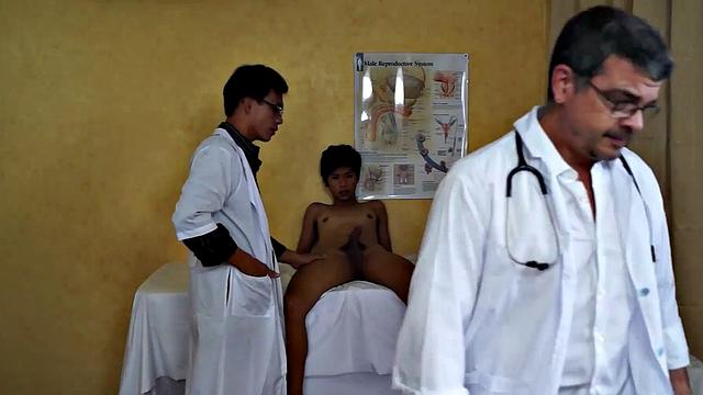 Asian twink patient sucking in threesome