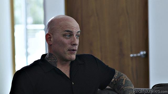 My Wife Gave Me a Hall Pass 2 - Scene 1 - Link