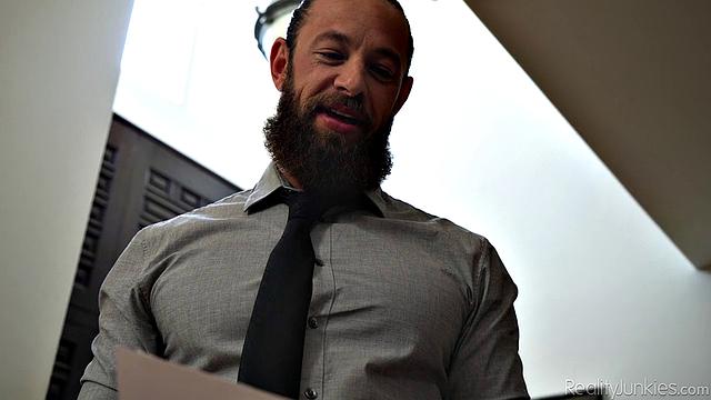 Муж на годовщину получает от жены подарок - фантазию с горячей студенткой, а сам в шоке - вот это поздравила!