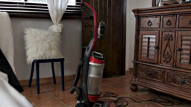 Big-titted cougar bounces on young cock after deepthroat