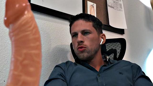 Cleaning stud fucked by athletic boss in office