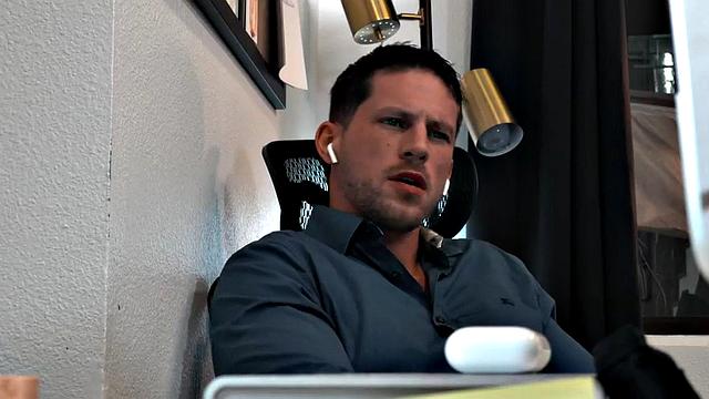 Cleaning stud fucked by athletic boss in office