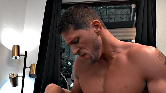 Cleaning stud fucked by athletic boss in office