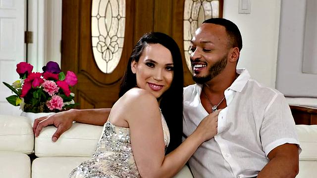 Analfucked TS babe deepthroats before asspounding