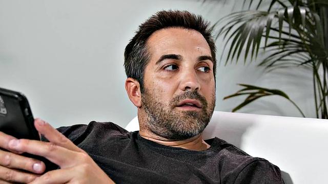 Hairy bush 21yo eaten by senior