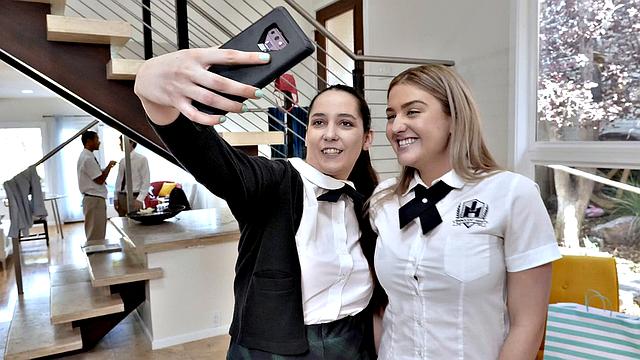 жаркая игра в правду и действие скатилась в жёсткое трио