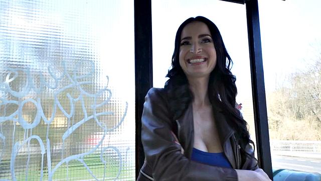 Cutie gives blowjob to stranger