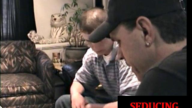 Straight guy gets sucked off and tugged by DILF till he cums