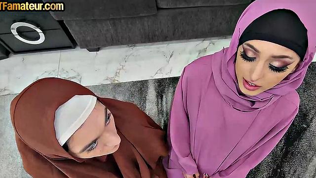 Amateur DTF babe deepthroats and got banged in 3some