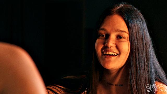 Мокрые сиськи, беспорядок в футболке