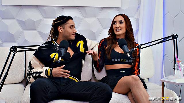 луна стар устраивает откровенное интервью и трахается втроем с хлои амур и дереком сэвиджем