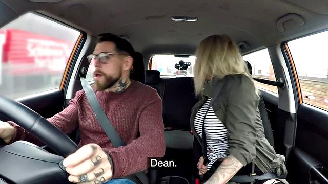 Busty tattooed MILF publicly pussyfucked outdoor in the car