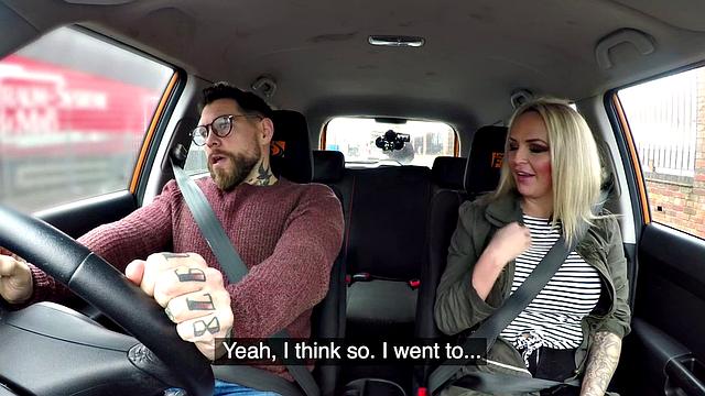 Busty tattooed MILF publicly pussyfucked outdoor in the car