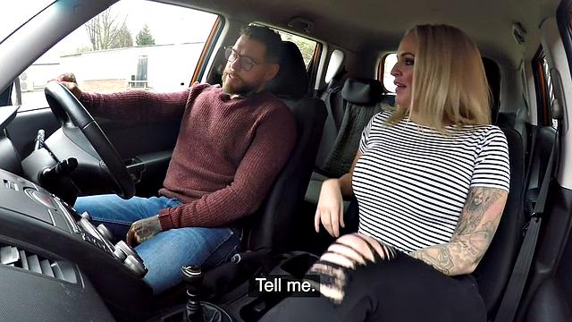 Busty tattooed MILF publicly pussyfucked outdoor in the car