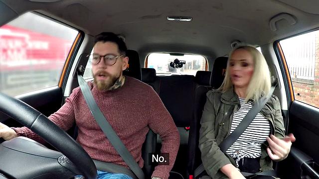 Busty tattooed MILF publicly pussyfucked outdoor in the car