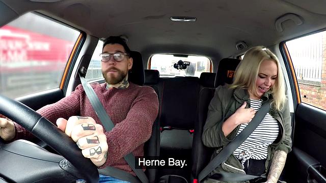 Busty tattooed MILF publicly pussyfucked outdoor in the car