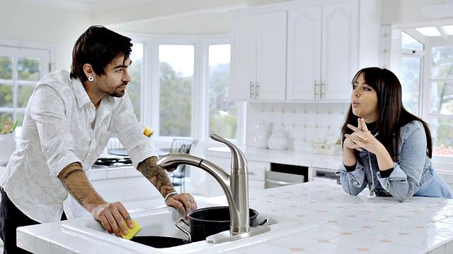 Cocksucking babe nailed by her BF after muffdiving