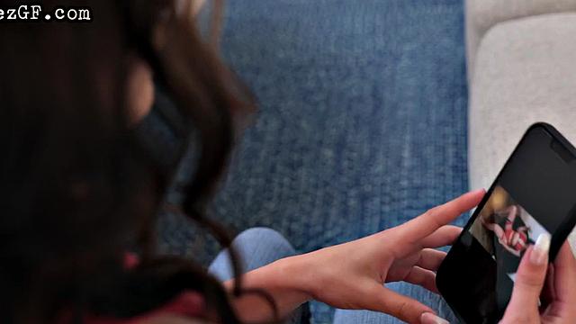 Lesbian 21yo GF pussylicked in 69 by inked MILF