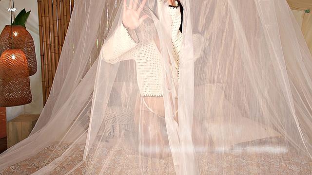 Leyla Grey: Fuck Machine: Sex In Trees