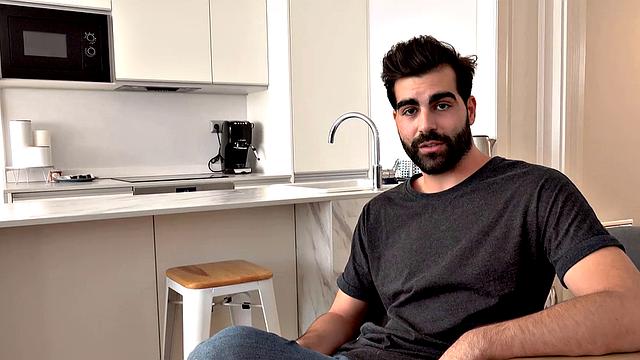 HUNT4K. Hunter resolves conflict with friend by paying for sex with his GF