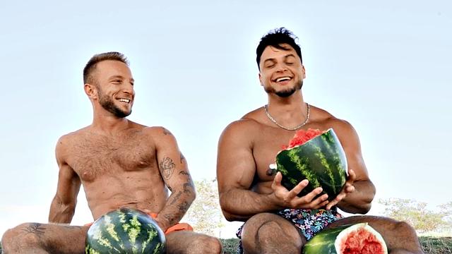 Muscular jock lets perv BF ride his cock