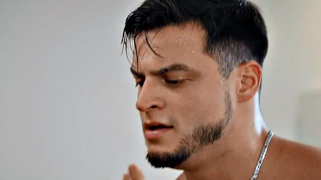 Muscular jock lets perv BF ride his cock