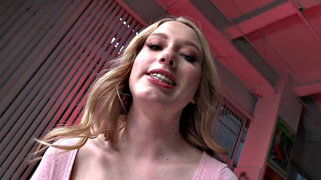 Skinny amateur 21yo fucked in closeup POV