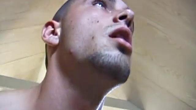 Snowboarder Jerks Off