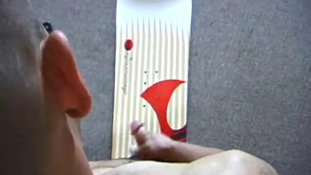 Snowboarder Jerks Off