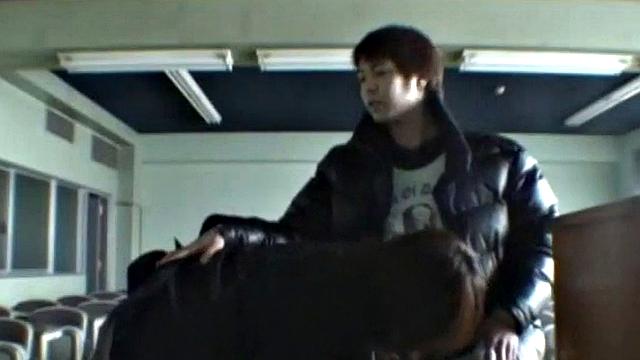 Japanese schoolgirl giving head