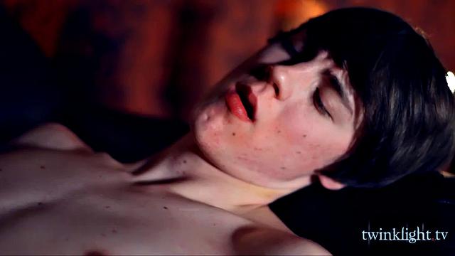 Vampires Contemplate kife