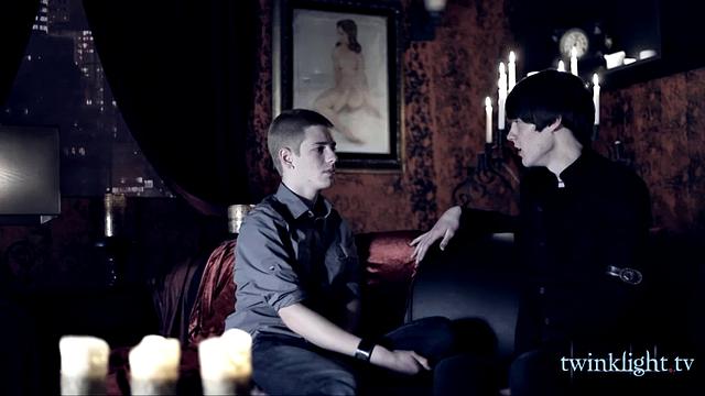 Vampires Contemplate kife