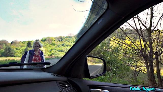 Грета Фосс сосет в машине и получает крепкий трах по дороге домой от Мартина Гуна - сперма на лице, все по-взрослому, автостоп довел до оргазма.