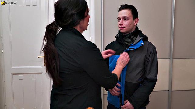 Джоузефин Джеймс: молодой любовник - лучше любого вибратора