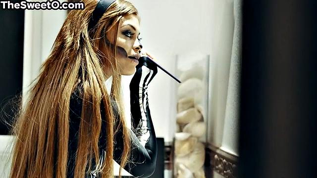 Round booty bae bounces on lover's fat cock