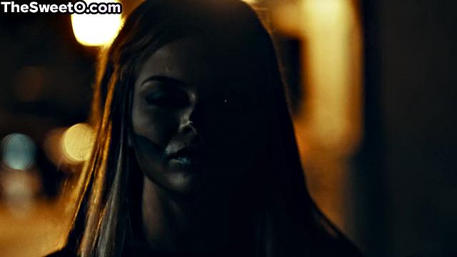 Round booty bae bounces on lover's fat cock