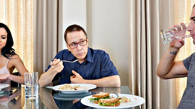 Getting to Know My Sexy Aunt