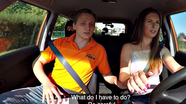 Learner driver gets pussylicked by instructor before fuck