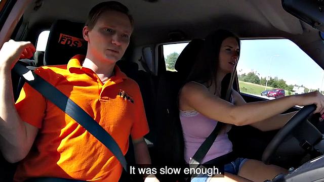 Learner driver gets pussylicked by instructor before fuck