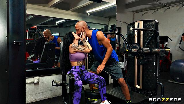 A So Public Gym Bang