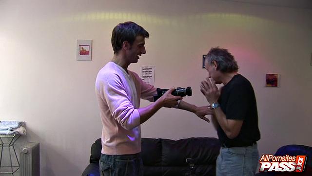 Twin sisters Kit and Kat Lee