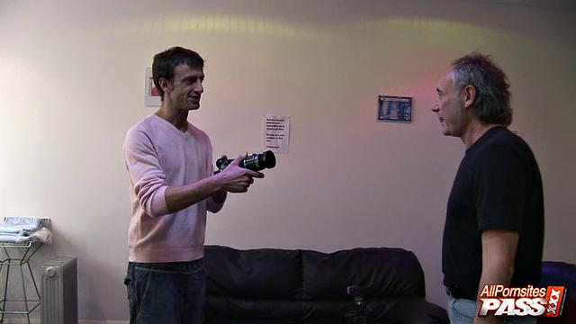 Twin sisters Kit and Kat Lee